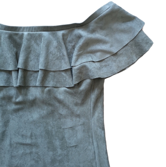 Green Off-the-shoulder Boho top - Picture 2 of 9